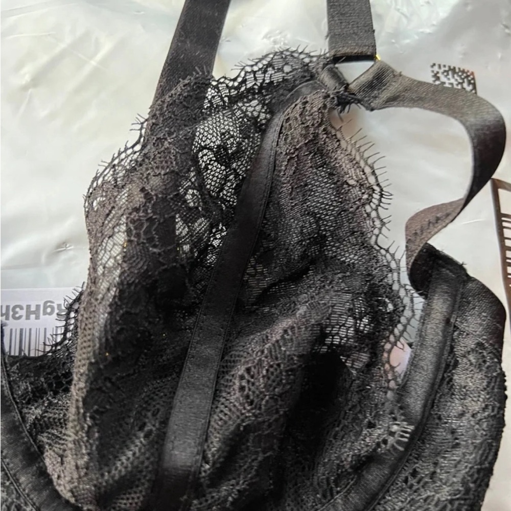 Lace bra - Picture 2 of 4